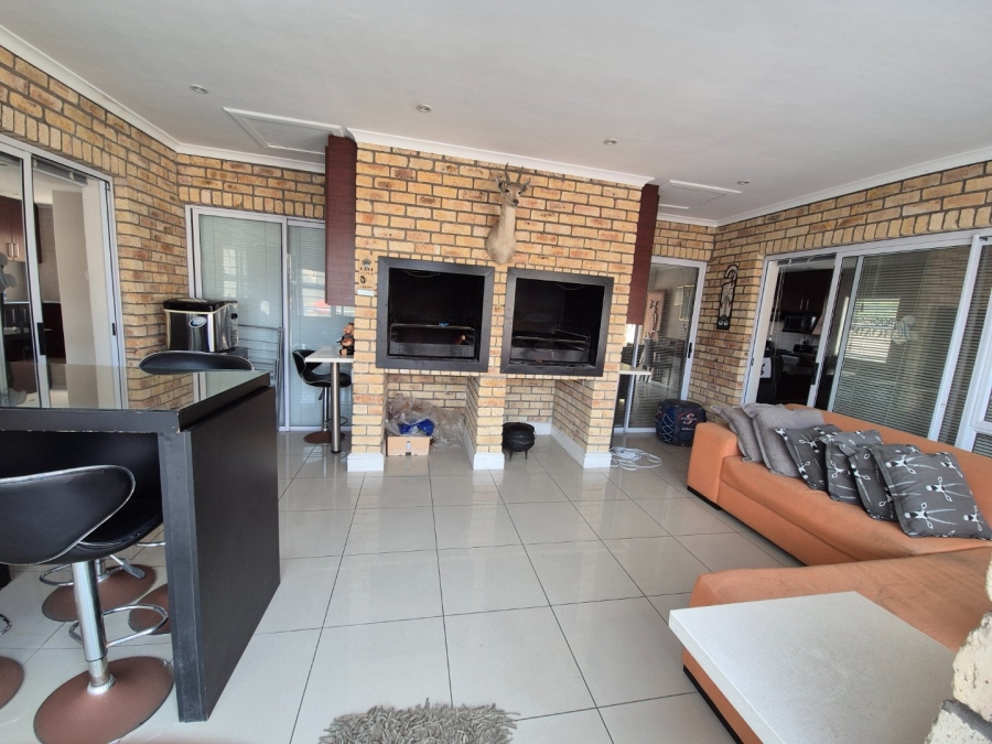 4 Bedroom Property for Sale in Bluewater Bay Eastern Cape